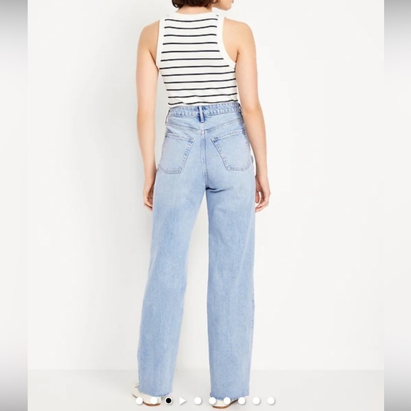 Old Navy Extra High Rise Wide Leg Jeans - Picture 4 of 9